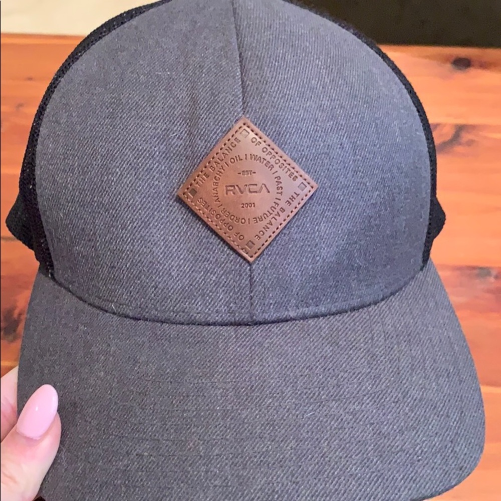 Rvca hat